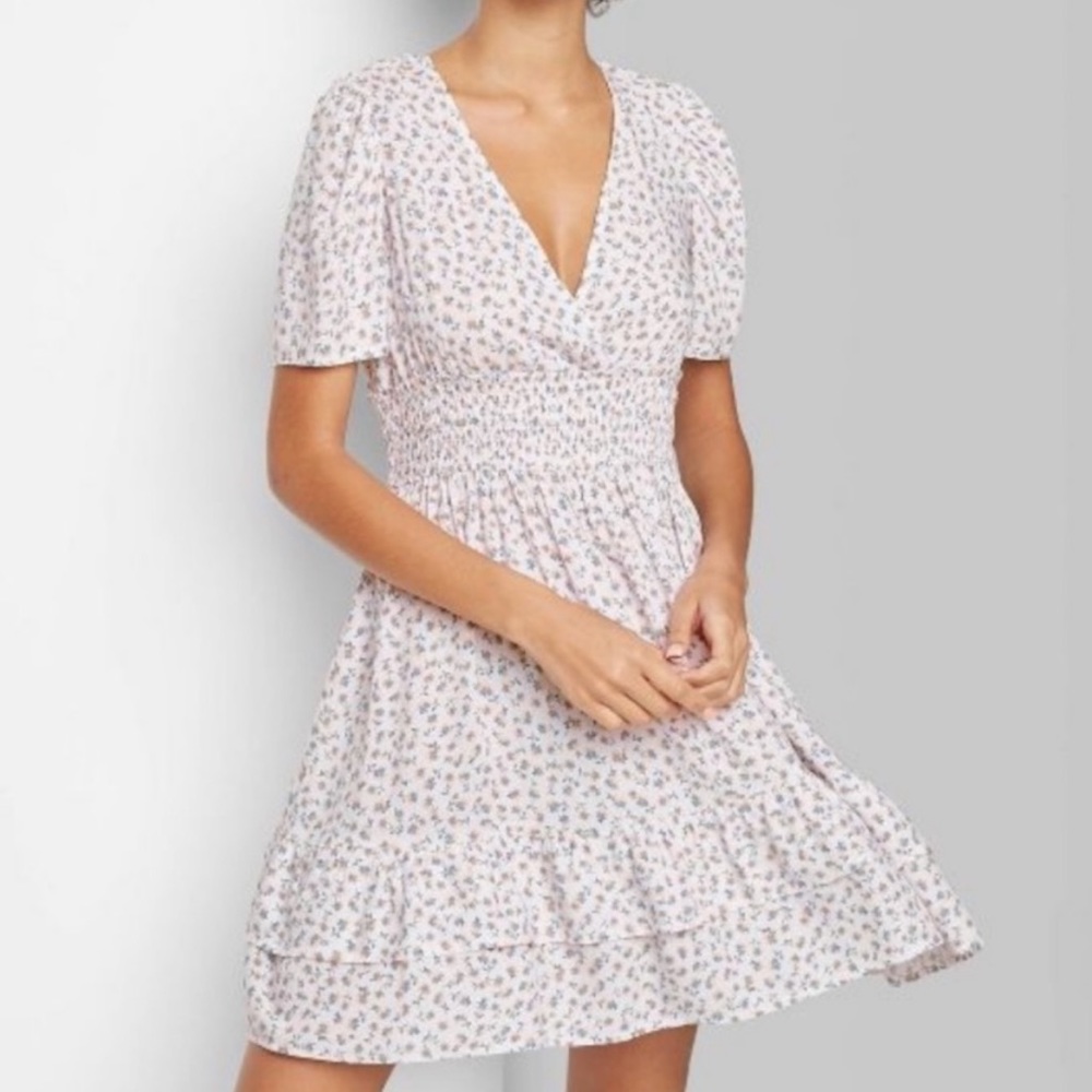 Wild Fable Women's Short Sleeve V Neck Dress - Cream Floral (Size XS)